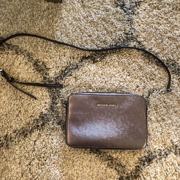 Michael Kors Handbags - Michael Kors Pewter Grey Saffiano Chain Crossbody